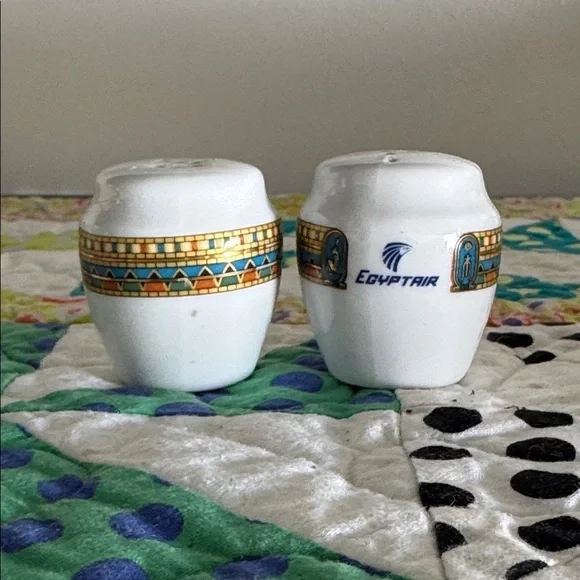 Rare Vintage EGYPTAIR Salt & Pepper Shakers - Egyptian Hieroglyphics Pattern - Picture 3 of 4